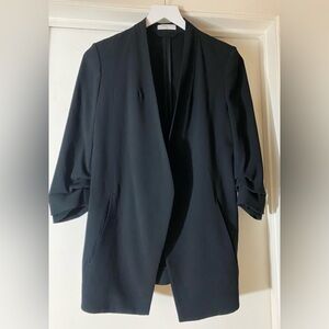 Aritzia Babaton Macaulay Blazer size 4 in Black.